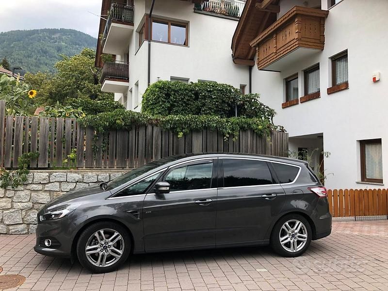 Usata Ford S-MAX S 180 CV (132 kW) 2015 Grigio Monovolume