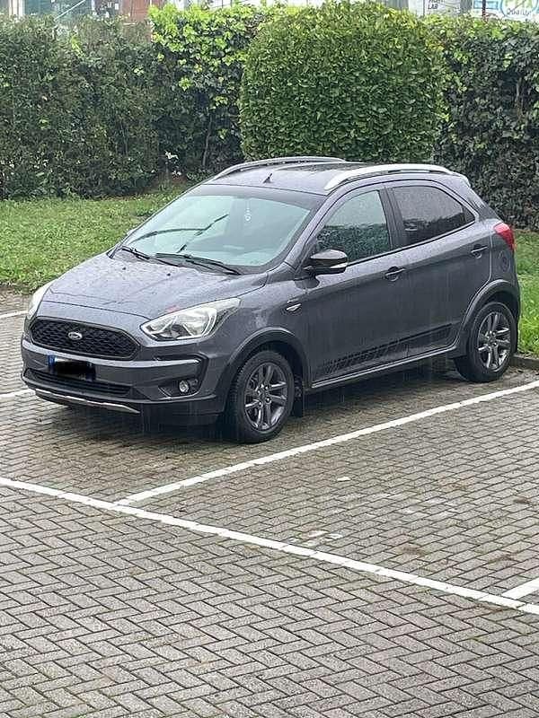 Begagnad Ford Ka Plus Active 86 HK (63 kW) 2019 Brun Halvkombi