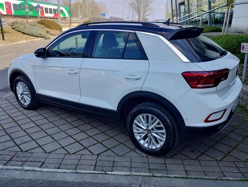 Usata VW T-Roc Life 110 CV (80 kW) 2022 Bianco SUV