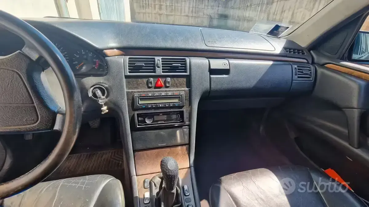Usata Mercedes E250 1999 Berlina