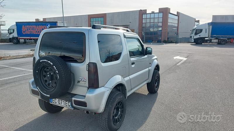 Usata Suzuki Jimny 2010 Grigio SUV