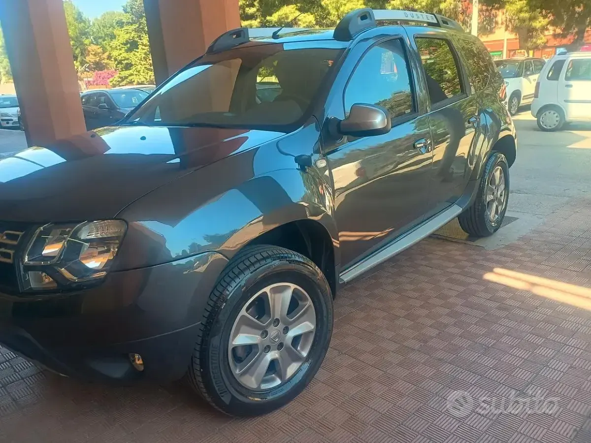 Usata Dacia Duster Ambiance 109 CV (80 kW) 2016 Grigio SUV