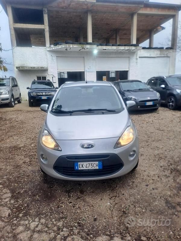 Usata Ford Ka Plus Titanium 75 CV (55 kW) 2011 Grigio Utilitaria