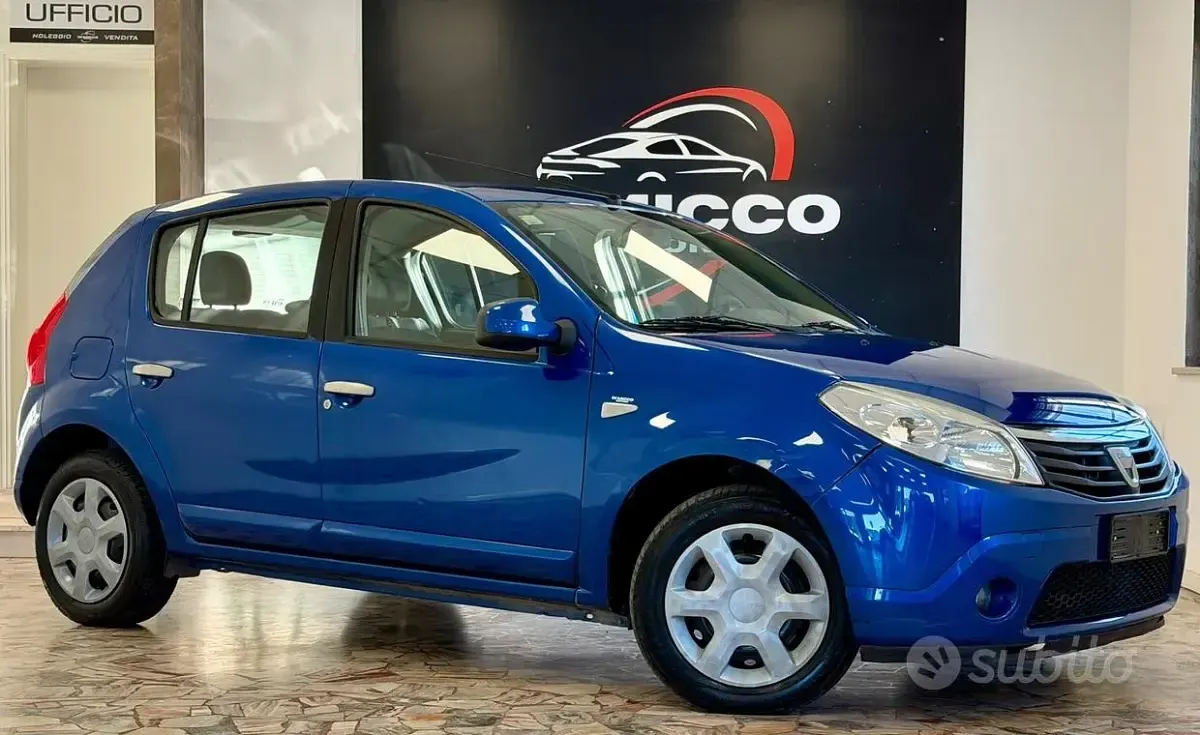 Usata Dacia Sandero Lauréate 75 CV (55 kW) 2009 Blu Berlina
