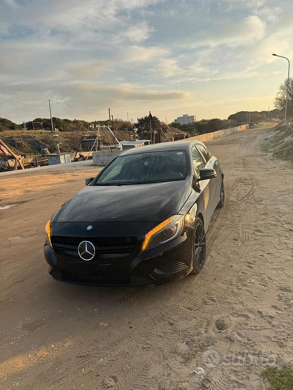 Usata Mercedes A180 110 CV (80 kW) 2014 Nero Utilitaria