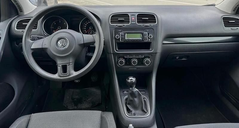 Usata VW Golf VI 105 CV (77 kW) 2010 Argento Utilitaria