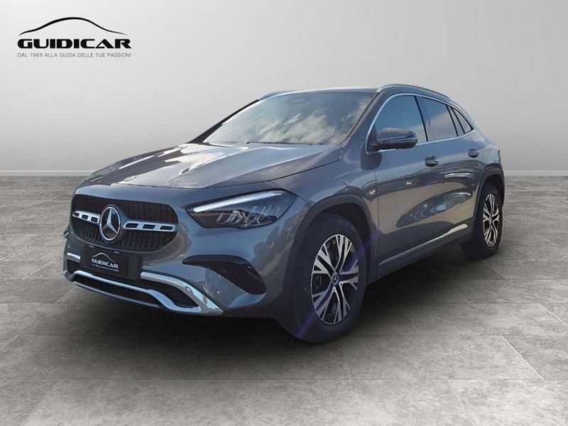 Nuova Mercedes GLA200 Business 150 CV (110 kW) 2026 Grigio SUV