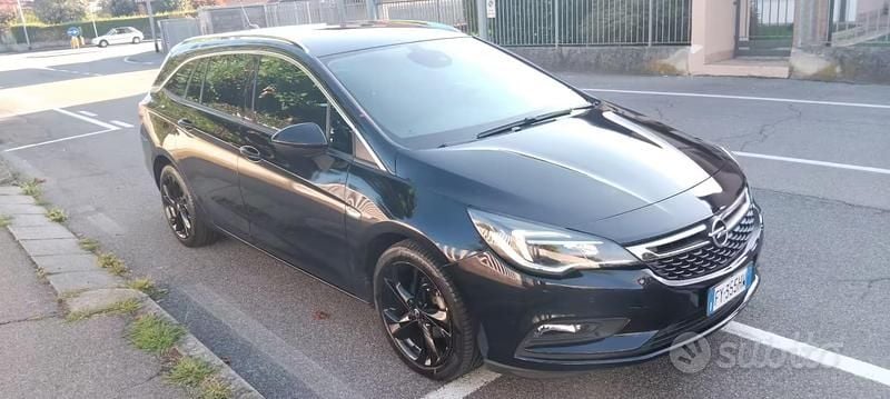 Usata Opel Astra Innovation 110 CV (80 kW) 2019 Nero Station wagon