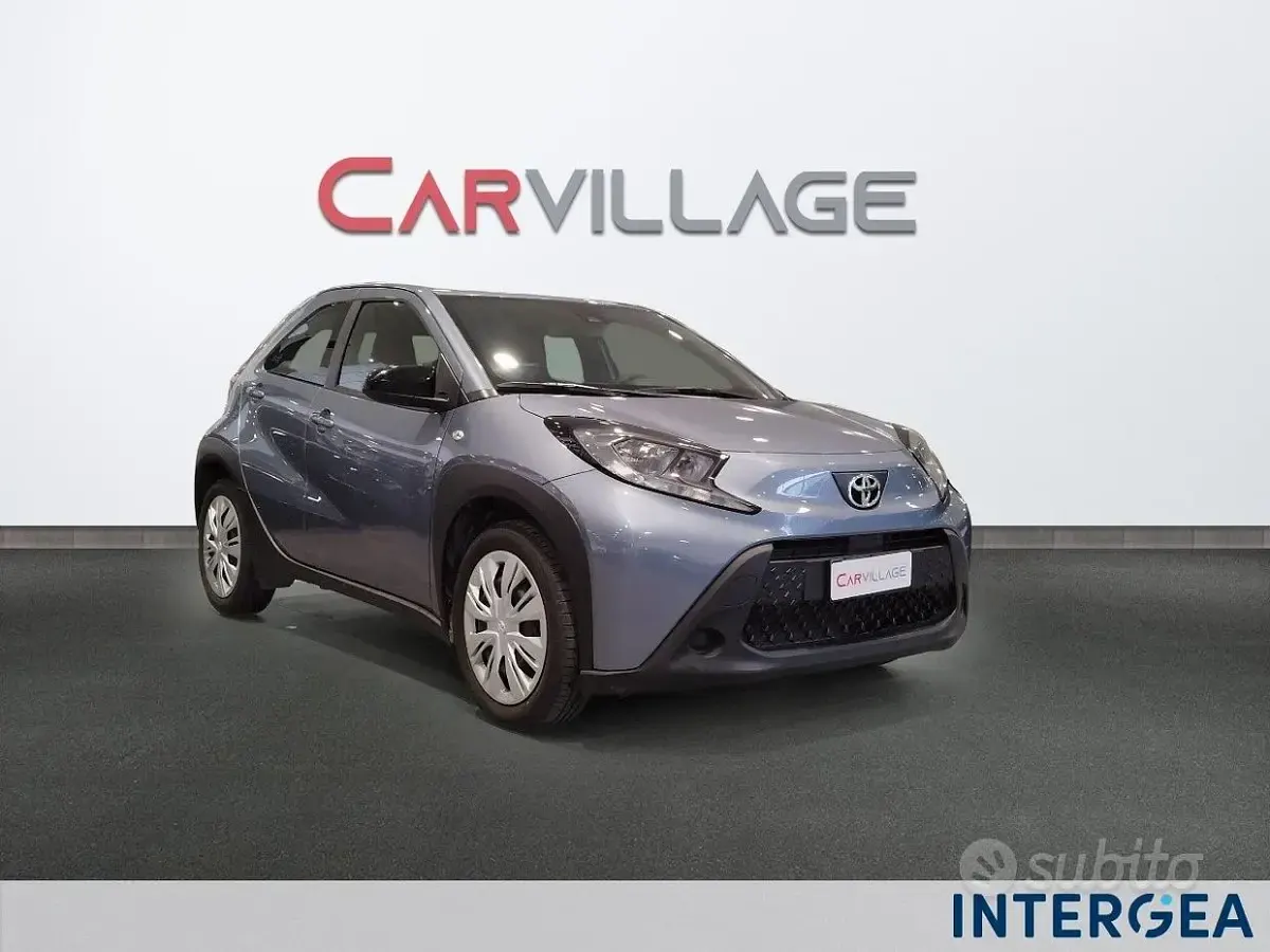 Usata Toyota Aygo X Active 72 CV (52 kW) 2025 Blu SUV