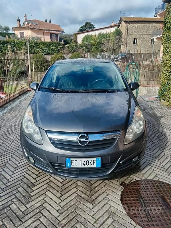 Usata Opel Corsa Edition 95 CV (69 kW) 2010 Grigio Utilitaria