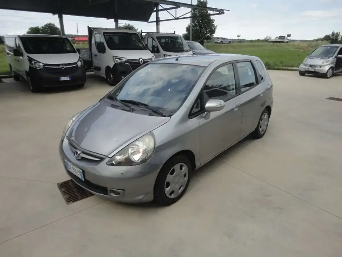 Usata Honda Jazz LS 83 CV (61 kW) 2007 Grigio Utilitaria