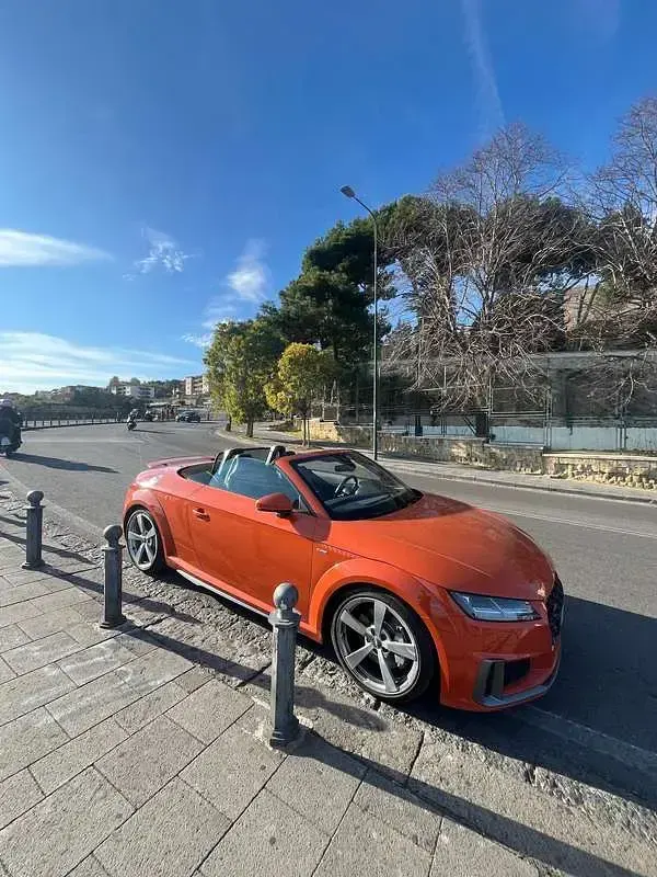 Usata Audi TT Roadster Ambiente 245 CV (180 kW) 2019 Arancione Cabrio