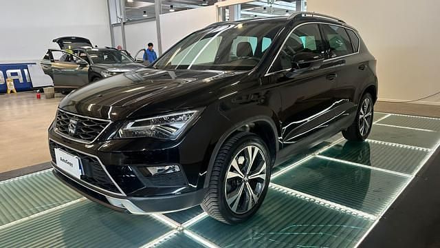 Usado Seat Ateca 4Drive 150 CV (110 kW) 2017 Negro SUV