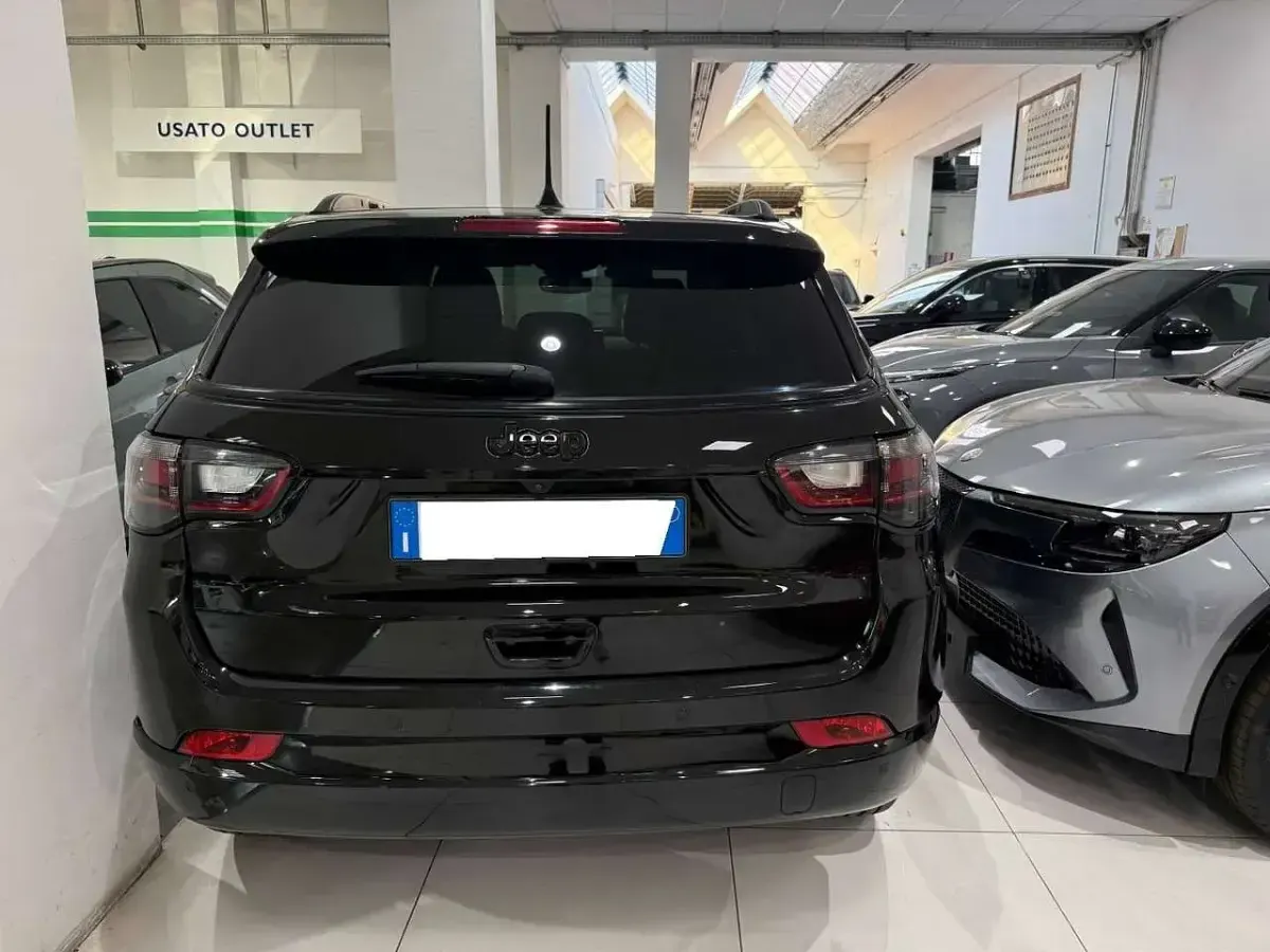 Usata Jeep Compass Summit 131 CV (96 kW) 2025 Nero SUV