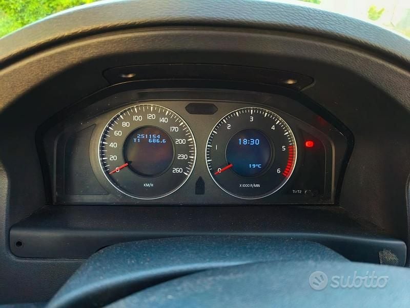 Usata Volvo V70 163 CV (119 kW) 2009 Blu Station wagon