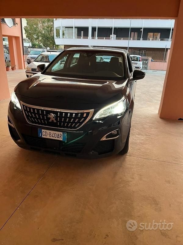 Nero Usata 2020 Peugeot 3008 Business-Line Station wagon | 13.500 € (Super prezzo) - Immagine 1/4