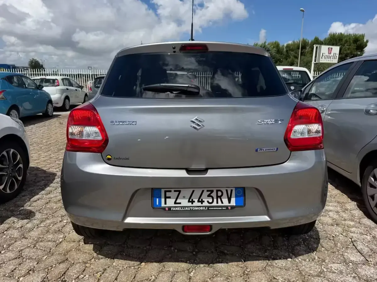 Usata Suzuki Swift 89 CV (65 kW) 2020 Grigio Utilitaria