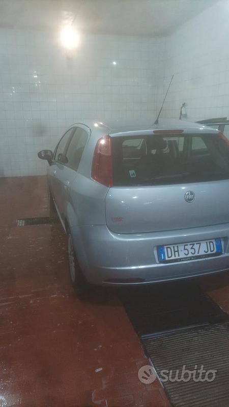 Usata Fiat Grande Punto 65 CV (47 kW) 2007 Grigio Utilitaria