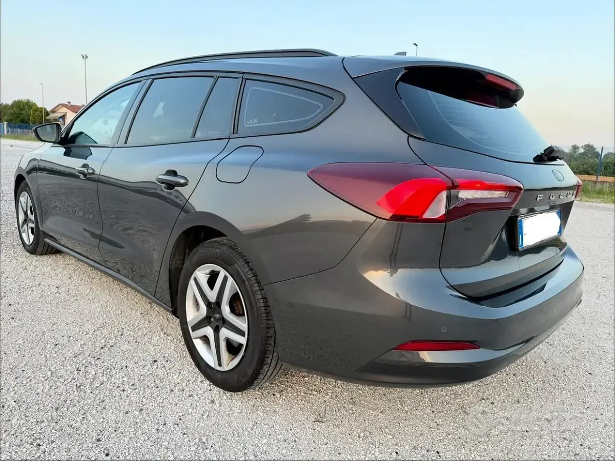 Usata Ford Focus Business Edition 120 CV (88 kW) 2023 Grigio Station wagon