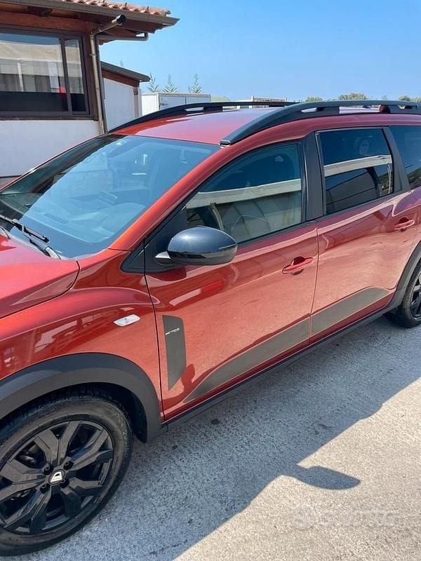 Usata Dacia Jogger Extreme 110 CV (80 kW) 2022 Marrone Monovolume