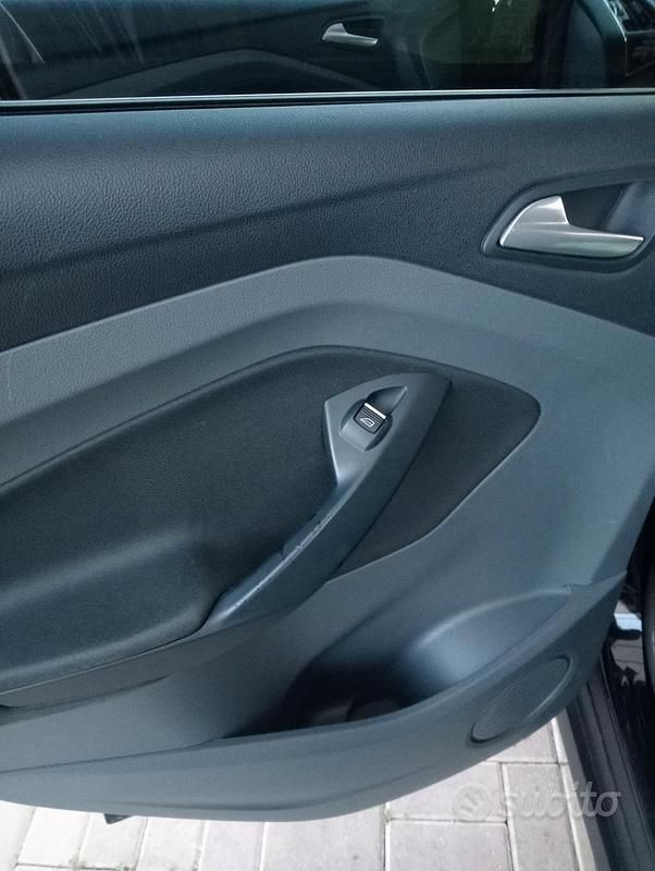 Usata Ford C-MAX Titanium 115 CV (84 kW) 2013 Nero Monovolume