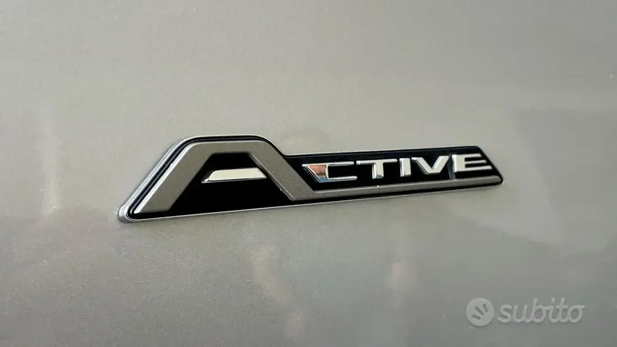 Usata Ford Focus Active 116 CV (85 kW) 2023 Grigio Berlina