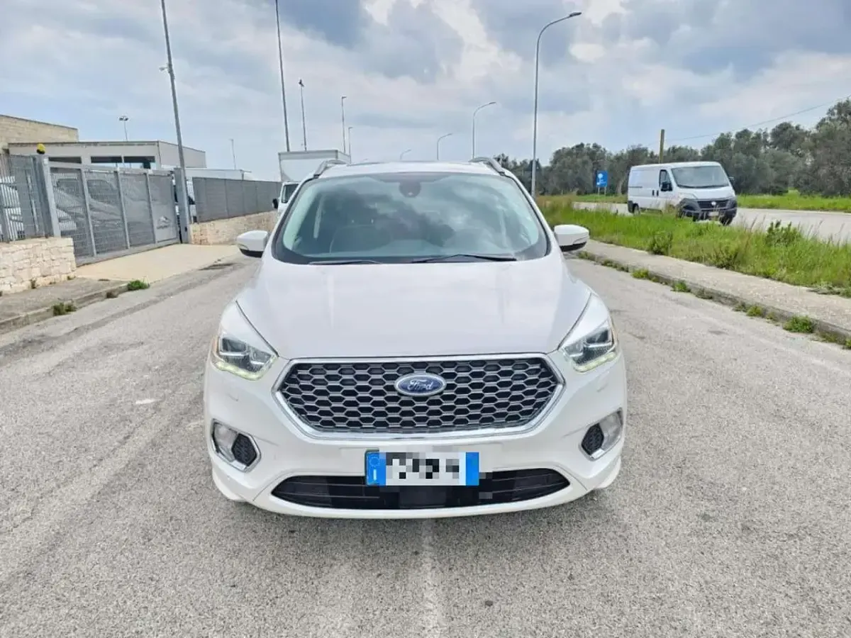 Usata Ford Kuga Vignale 179 CV (131 kW) 2017 Bianco SUV