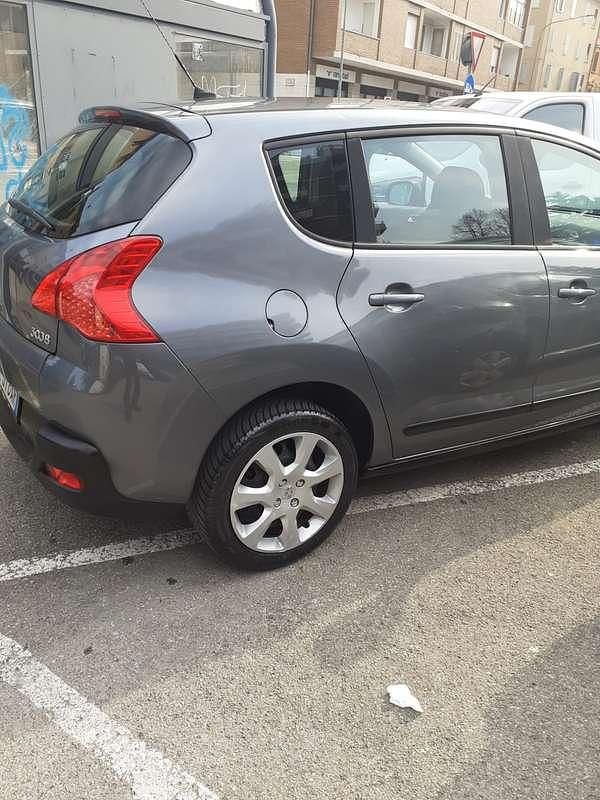 Usata Peugeot 3008 Active 111 CV (81 kW) 2012 Station wagon