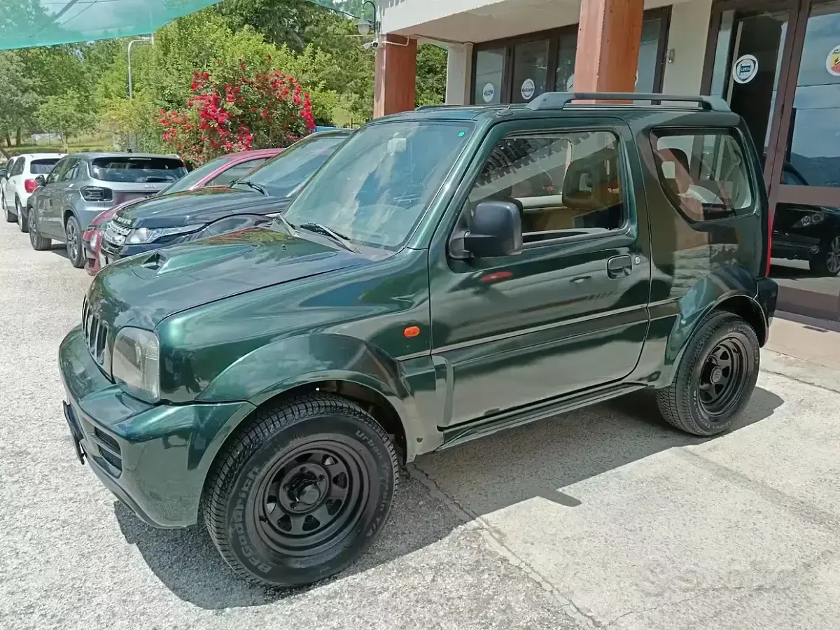 Usata Suzuki Jimny 65 CV (47 kW) 2004 Verde SUV