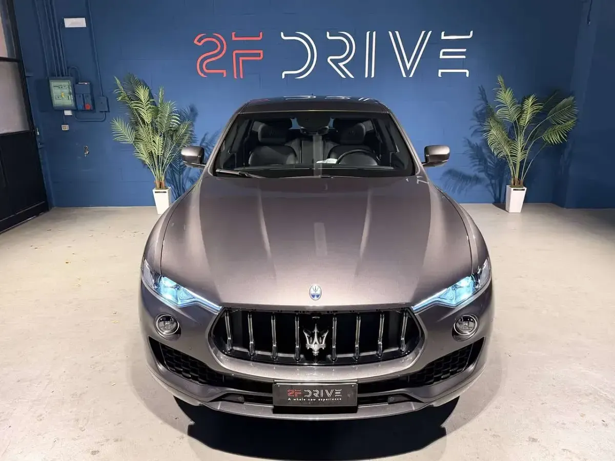 Usata Maserati Levante GT 330 CV (242 kW) 2023 Grigio maratea metallescente SUV