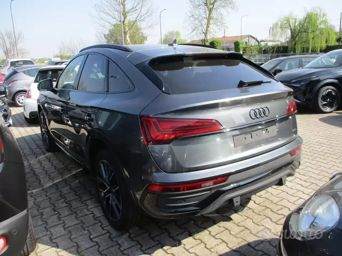 Usata Audi Q5 Ambiente 204 CV (150 kW) 2025 Grigio SUV