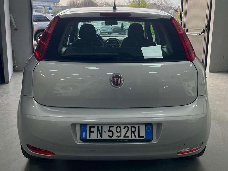 Usata Fiat Punto Lounge 69 CV (50 kW) 2018 Argento Utilitaria
