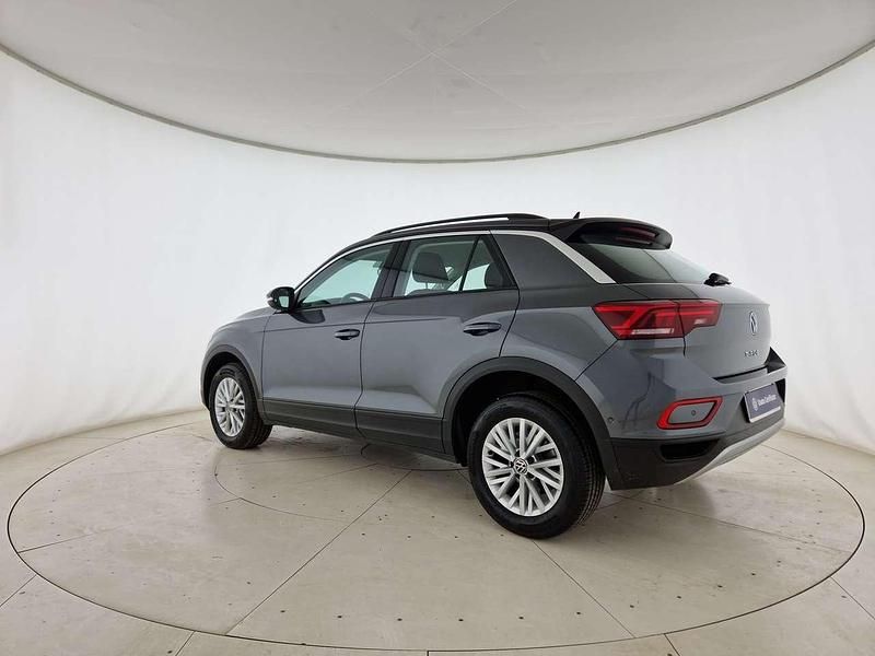 Usata VW T-Roc Life 150 CV (110 kW) 2024 Indium grey metallizzato nero SUV