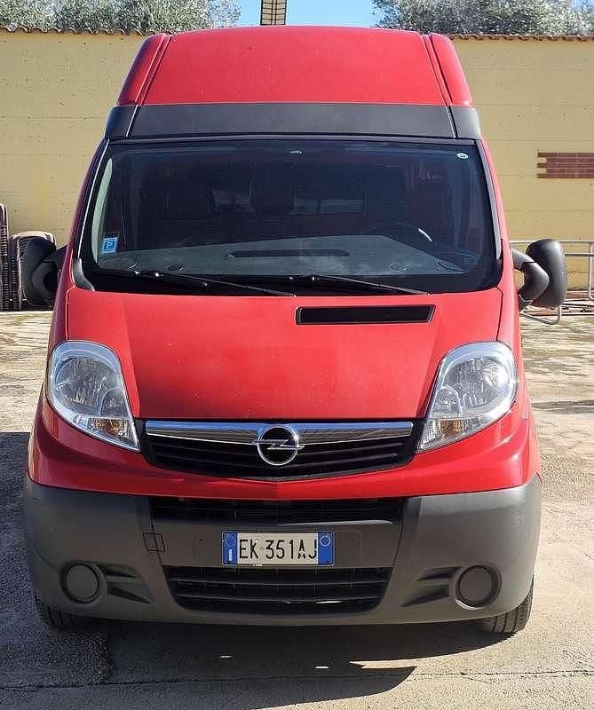 Usata Opel Vivaro 114 CV (83 kW) 2008 Rosso Monovolume
