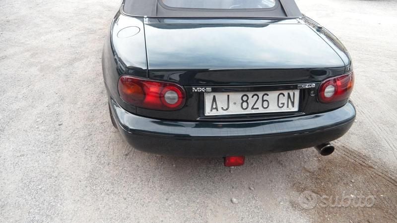 Usata Mazda MX5 110 CV (80 kW) 1998 Verde Cabrio