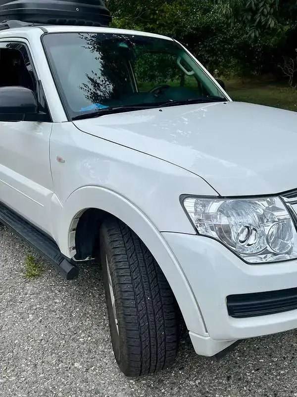 Usata Mitsubishi Pajero 190 CV (139 kW) 2017 Bianco SUV