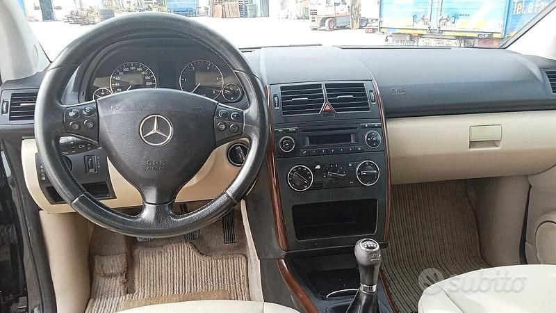 Usata Mercedes A180 Avantgarde 140 CV (102 kW) 2009 Nero Berlina