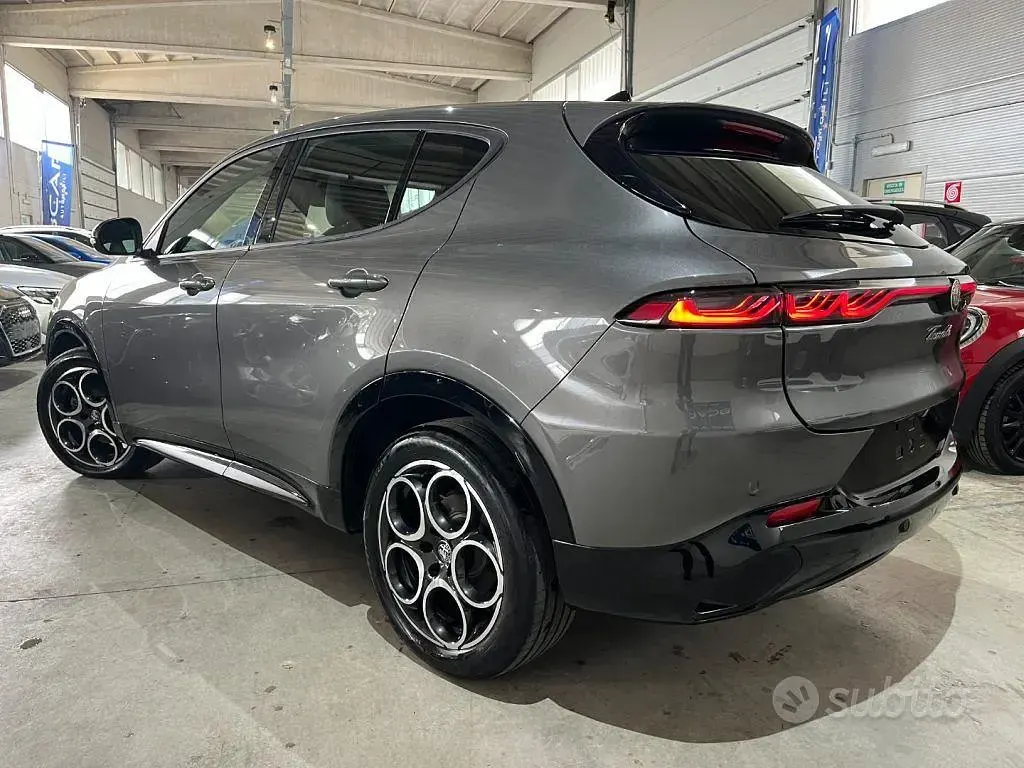 Usata Alfa Romeo Tonale Sprint 131 CV (96 kW) 2024 Grigio SUV
