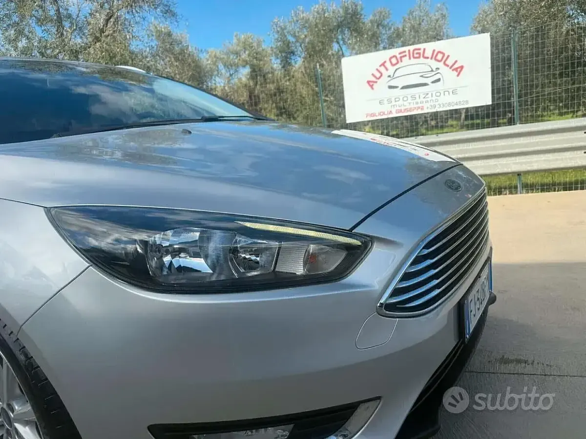 Usata Ford Focus Titanium 120 CV (88 kW) 2017 Grigio Station wagon