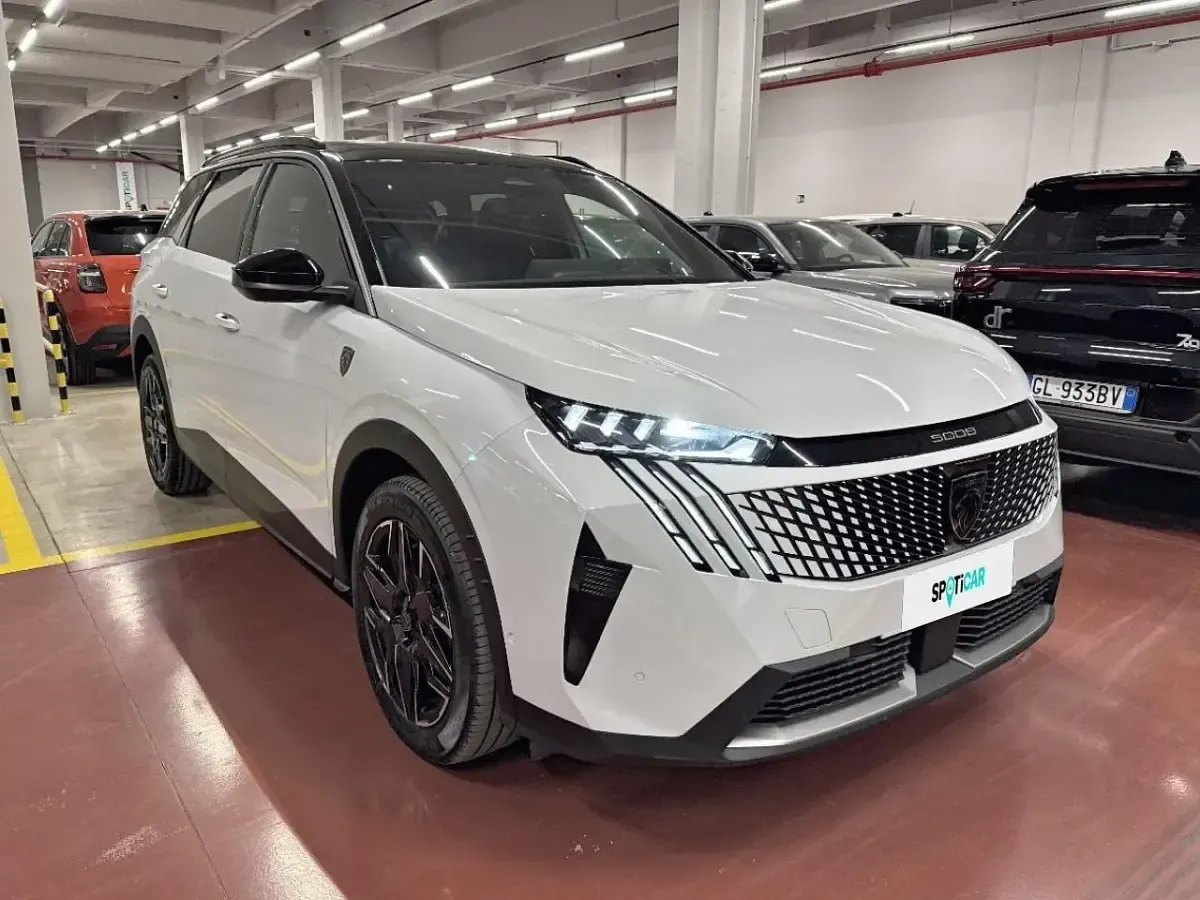 Usata Peugeot 5008 GT 196 CV (144 kW) 2024 Bianco SUV