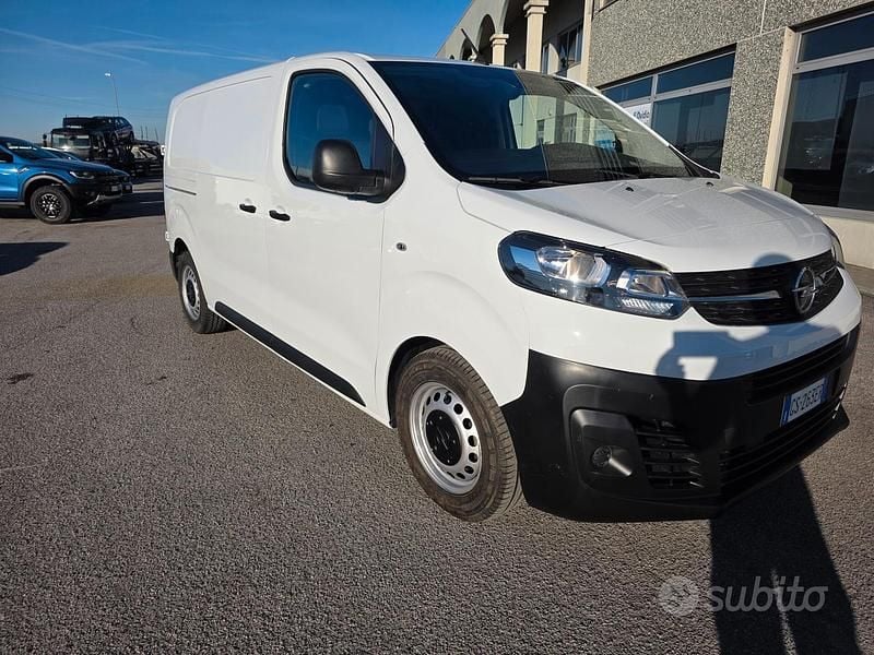 Usata Opel Vivaro Enjoy 120 CV (88 kW) 2023 Bianco Monovolume