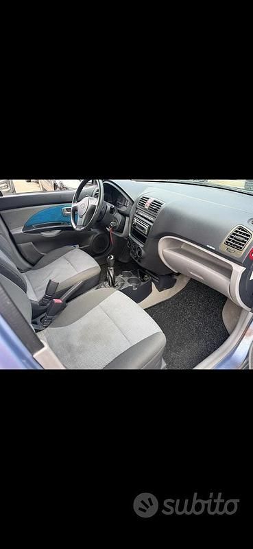 Usata Kia Picanto Urban 61 CV (44 kW) 2007 Blu Utilitaria