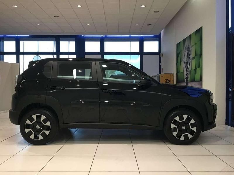 Nuova Fiat Grande Panda Icon 110 CV (80 kW) 2026 Nero Utilitaria