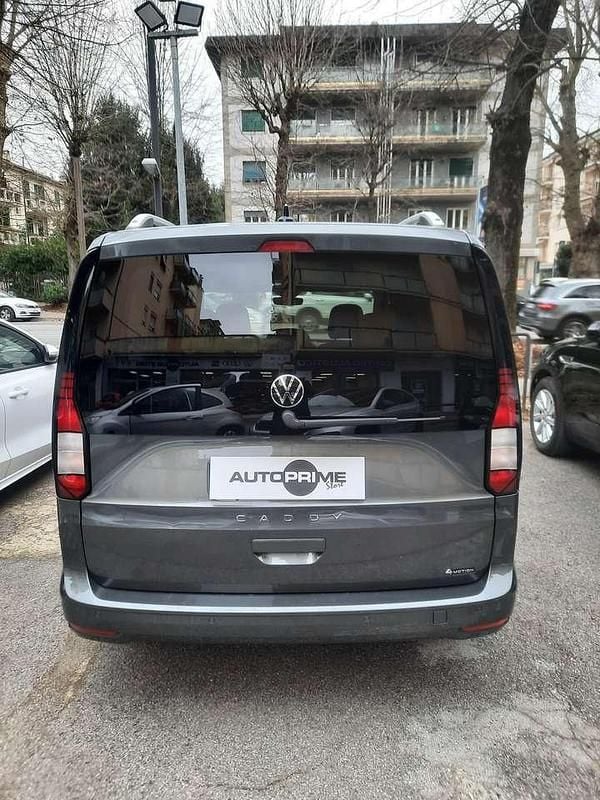 Usata VW Caddy Style 122 CV (89 kW) 2024 Grigio Monovolume