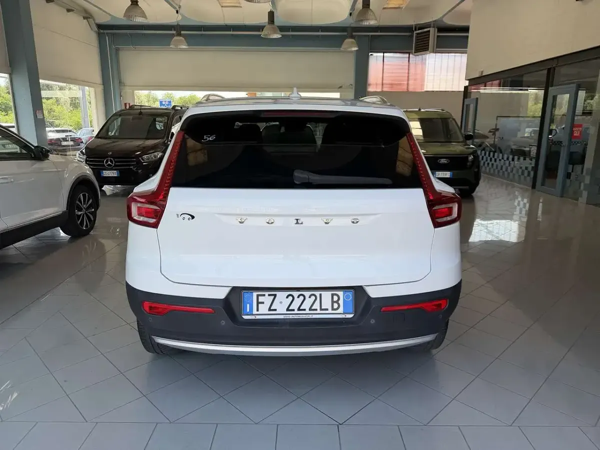 Usata Volvo XC40 Momentum 150 CV (110 kW) 2019 Bianco SUV