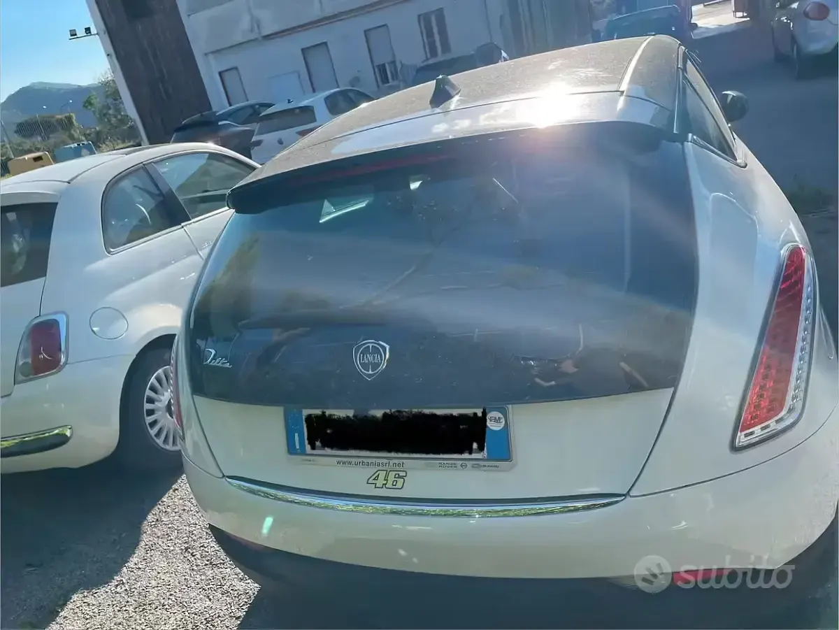 Usata Lancia Delta 120 CV (88 kW) 2013 Bianco Utilitaria