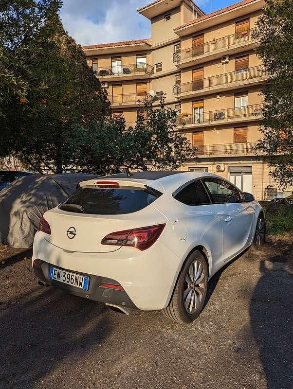 Usata Opel Astra Cosmo 131 CV (96 kW) 2012 Berlina