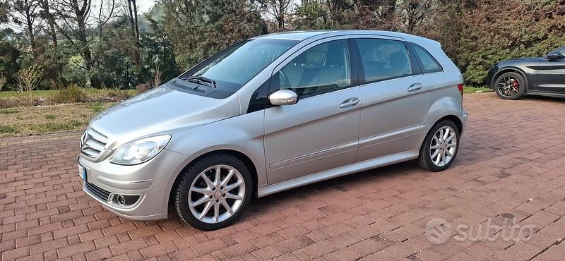 Usata Mercedes B200 140 CV (102 kW) 2008 Monovolume