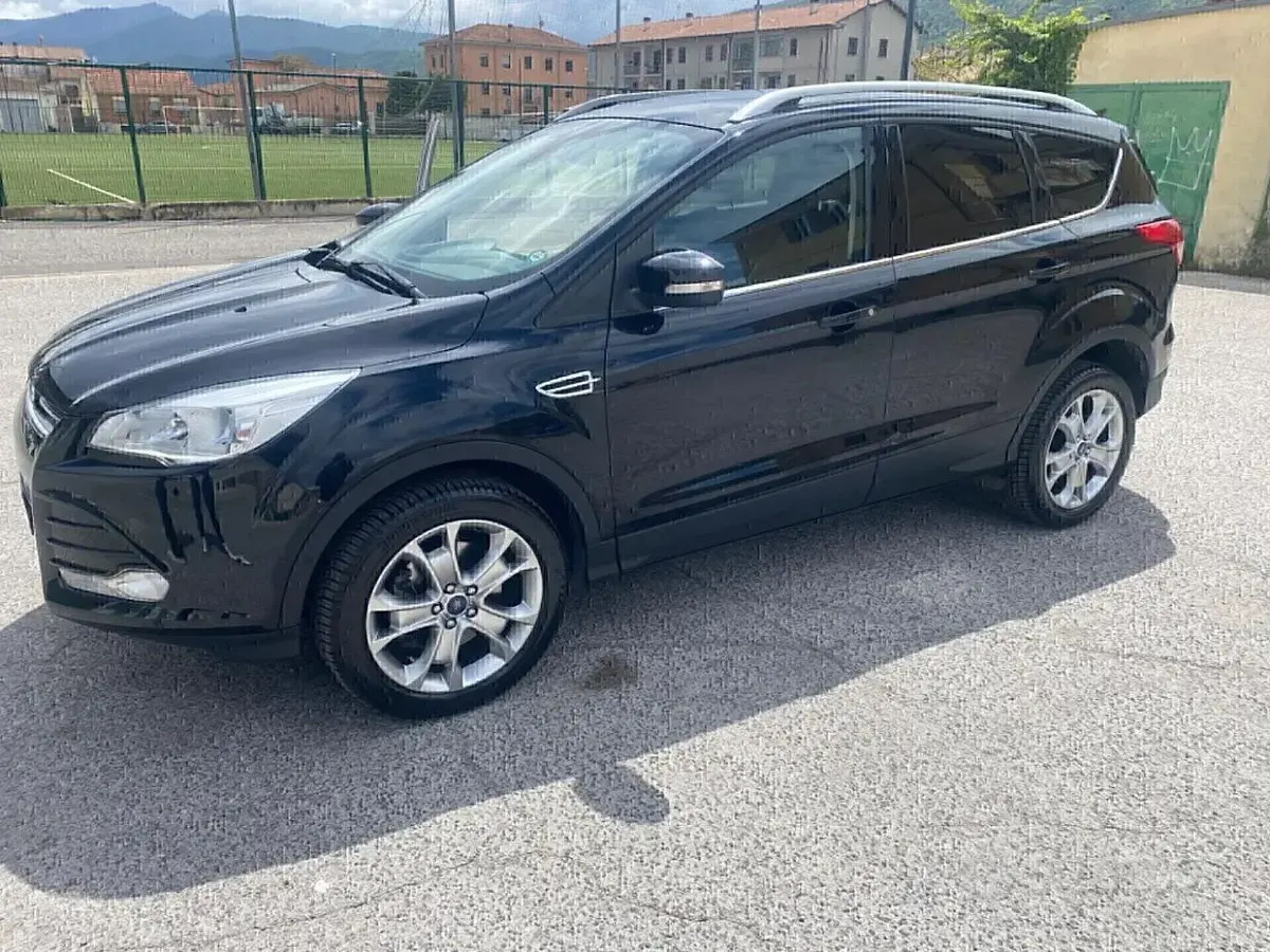 Usata Ford Kuga Titanium 140 CV (102 kW) 2013 Nero SUV