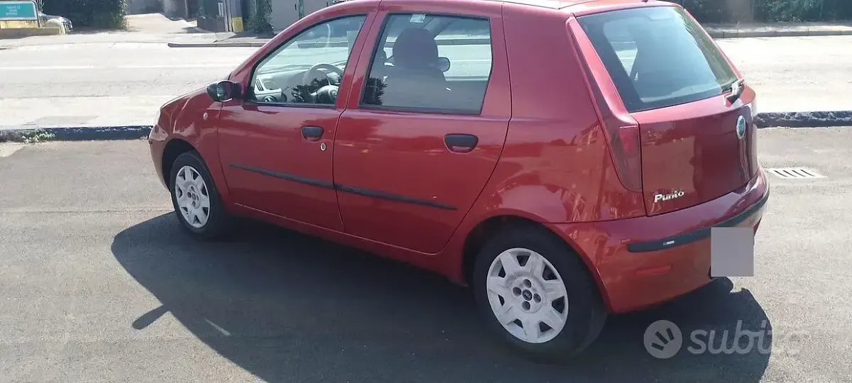 Usata Fiat Punto 60 CV (44 kW) 2005 Rosso Utilitaria